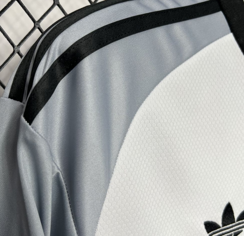 Camisa  Juventus - Torcedor  24/25  (Pré Jogo)