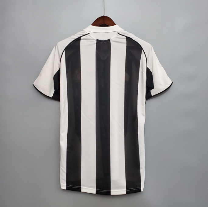 Camisa Newcastle United - Retrô | 05/06 - (Casa)