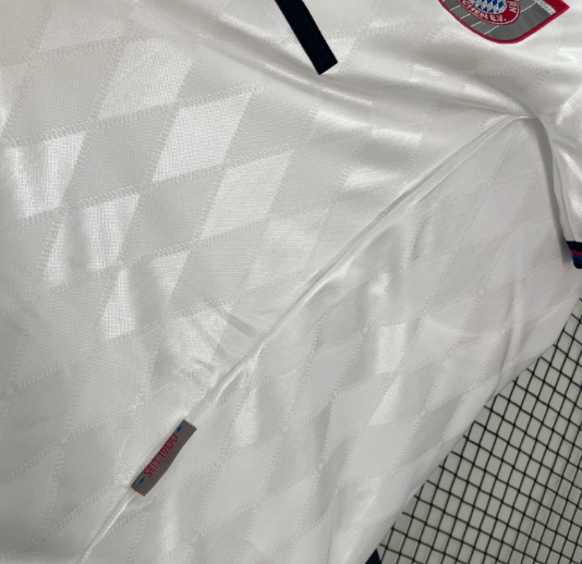 Camisa Bayern Munich - Retrô | 96/98 - (Fora)