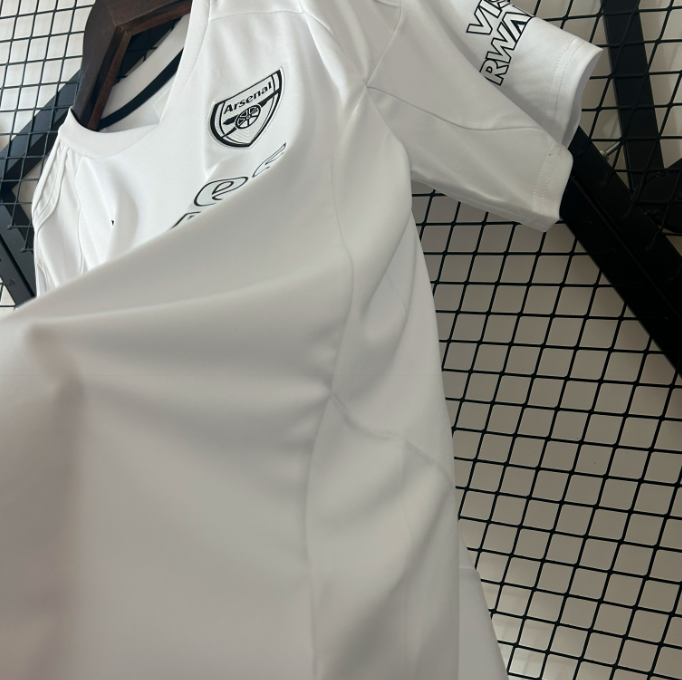 Camisa Arsenal - Torcedor I 25/26 - Edição Especial Branca