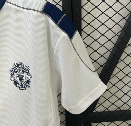 Camisa Manchester United - Retrô I 00/01 (Fora)