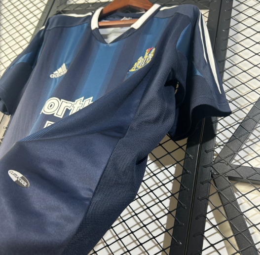 Camisa Newcastle United - Retrô I 05/06 (Fora)