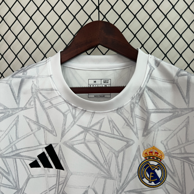 Camisa Real Madrid - Torcedor | 24/25 - Traje Pré-Jogo